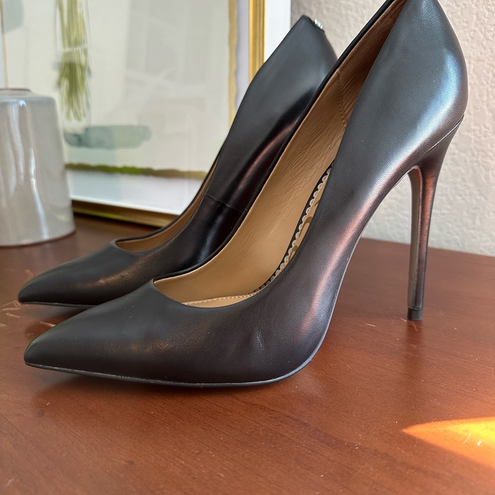 Sam Edelman Black Pumps